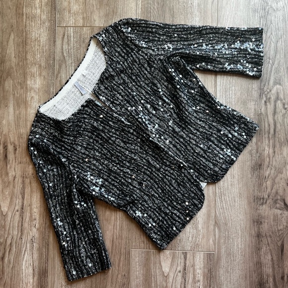 Iisli sequined 2 button cardigan 3/4 sleeve nwot extra button attached size 10 - Picture 6 of 16